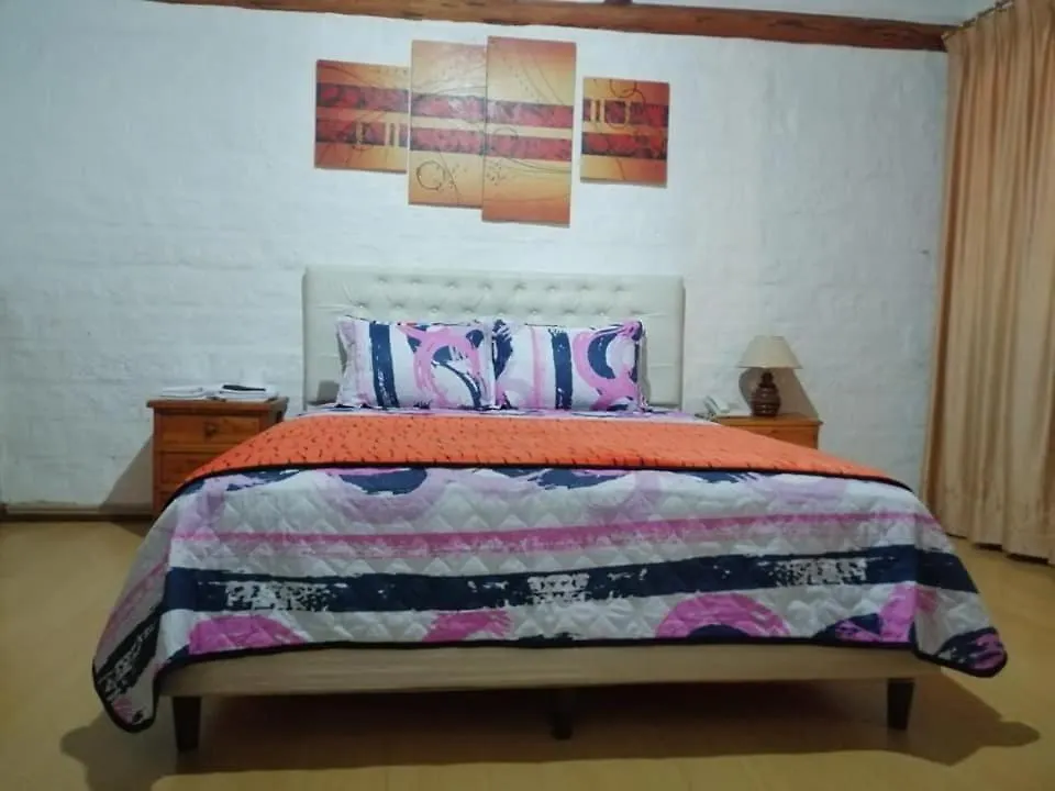 Guest house Hostal Orellana