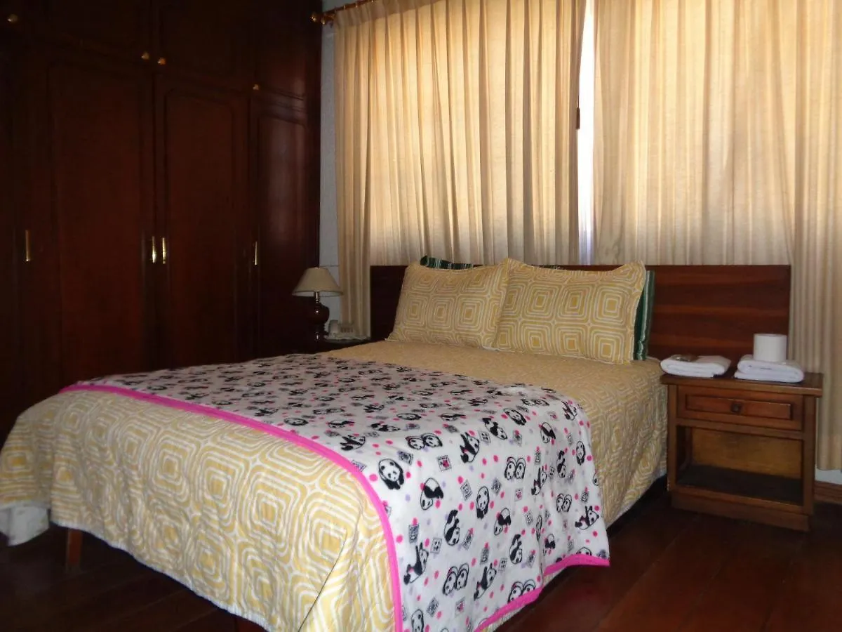 Guest house Hostal Orellana